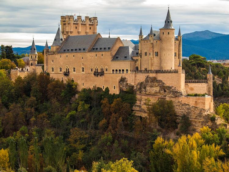 Estudiar español en ciudades históricas españolas este octubre
