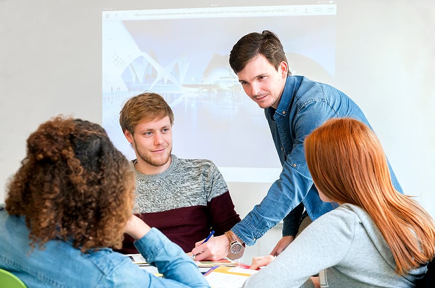 Curso intensivo de español 20 en Españolé IH Valencia