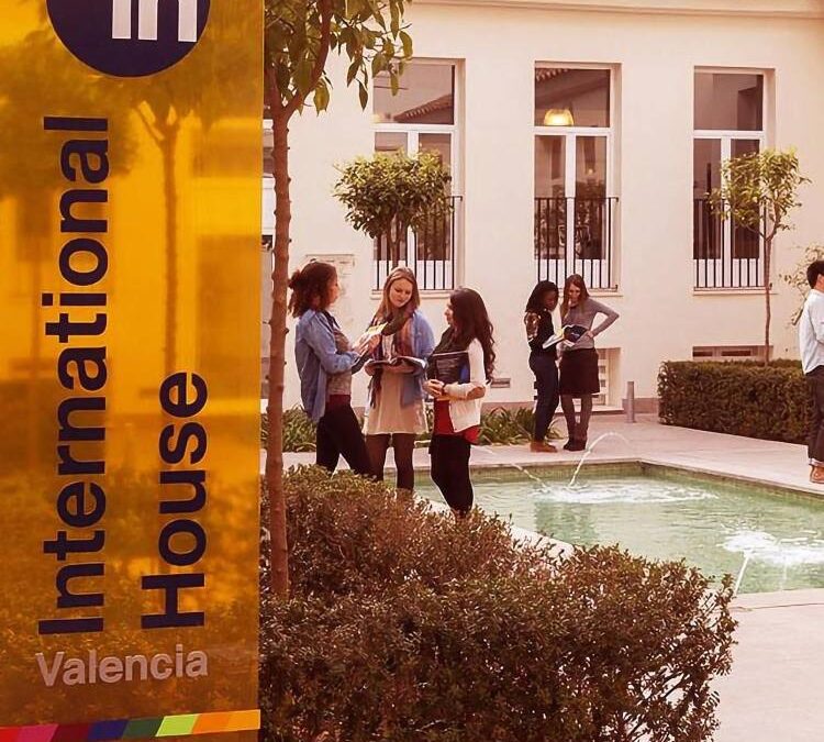 Españolé IH Valencia: qué saber antes de elegir esta escuela